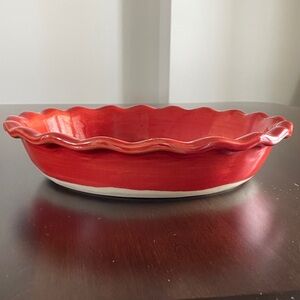 Emile Henry Scalloped Edge Pie Dish - Burgandy